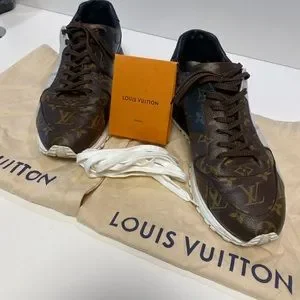 Louis Vuitton Run Away Sneaker Size 8.5 - with dust bag and extra shoe laces. Louis Vuitton | Shoes | Louis Vuitton Run Away Sneaker Size  main image 4